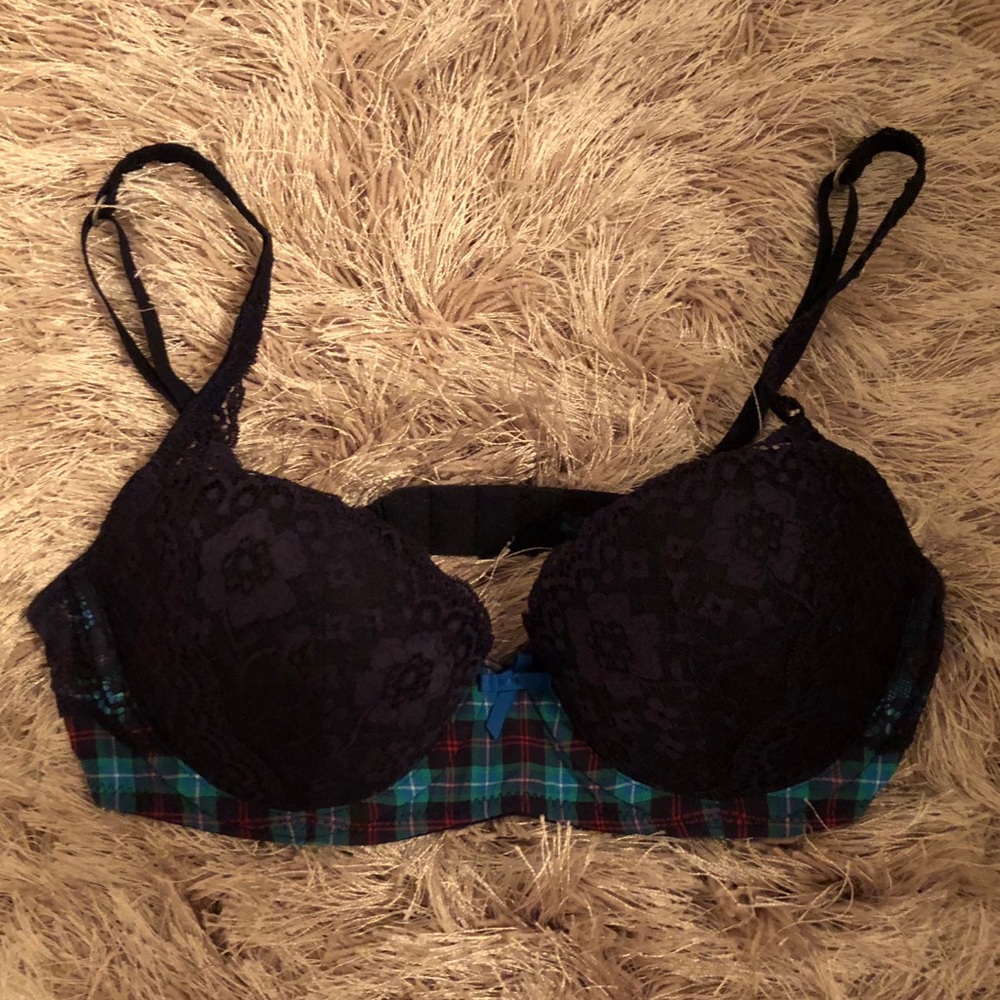 Gilly Hicks Bra